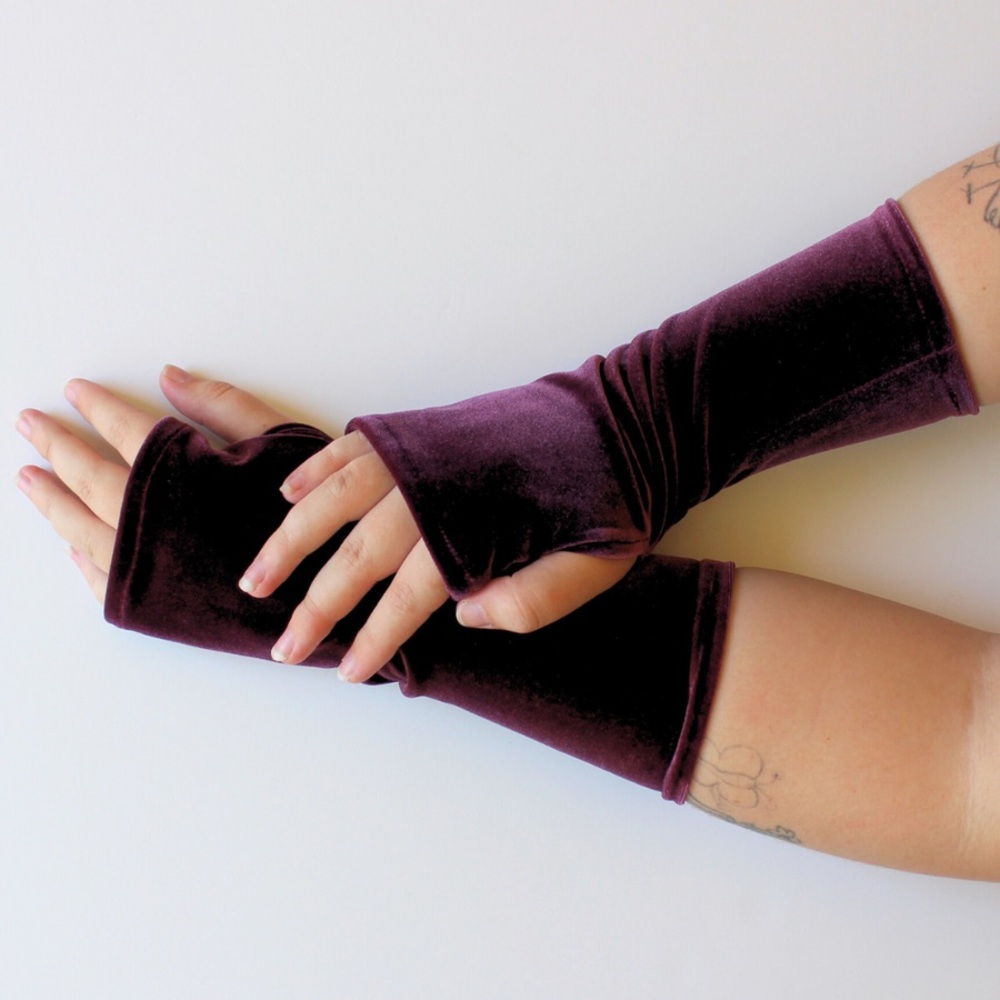 Luxurious Velvet Fingerless Gloves in purple